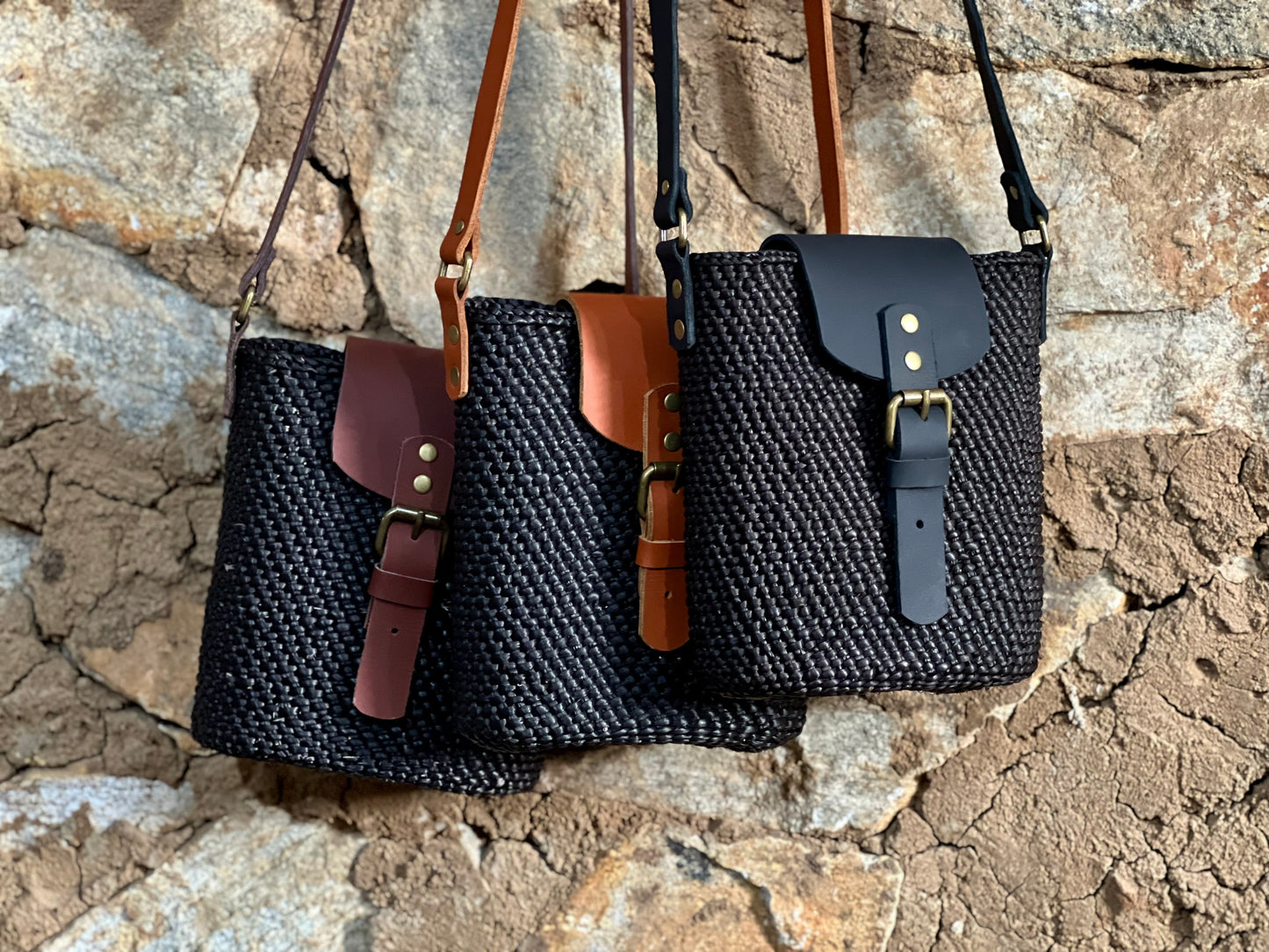 UPANDE Side Bag - Solid Black